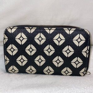 FOSSIL Black & White Print Leather 2 in 1 Zipped Around Wallet EUC